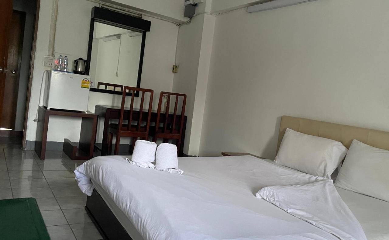 曼谷 Win Mansion汽车旅馆 外观 照片